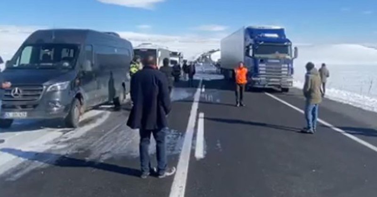 Gürcistan yolu kapatan kaza | Son dakika haberleri