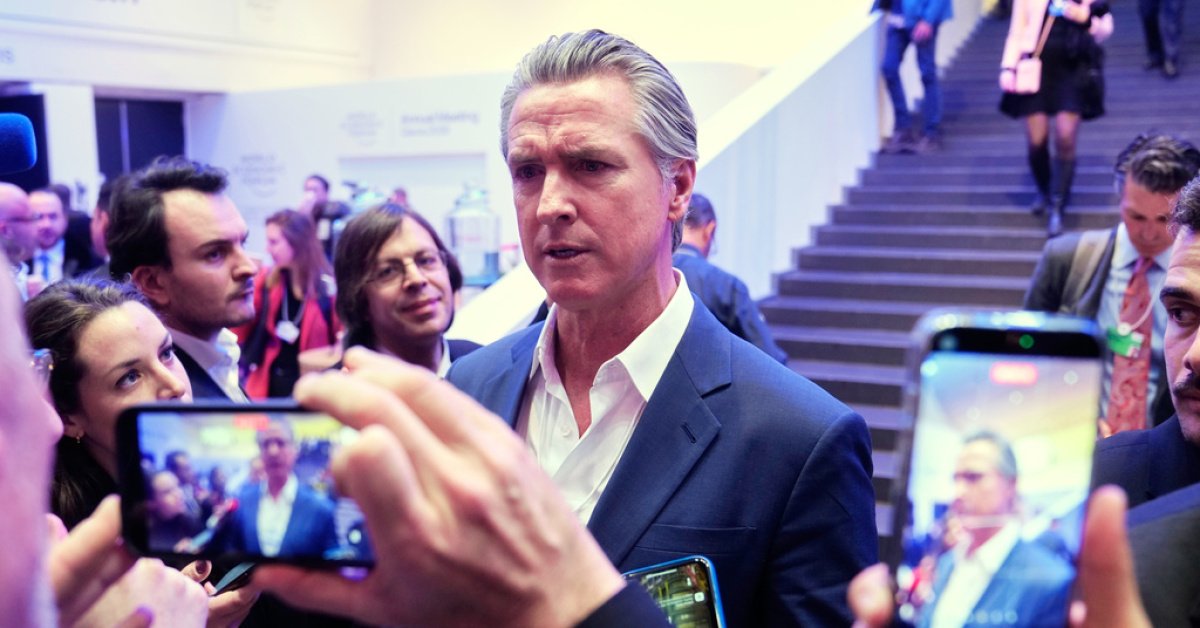 California Valisi Newsom’dan çağrı: Trump’a boyun eğmeyi bırakın
