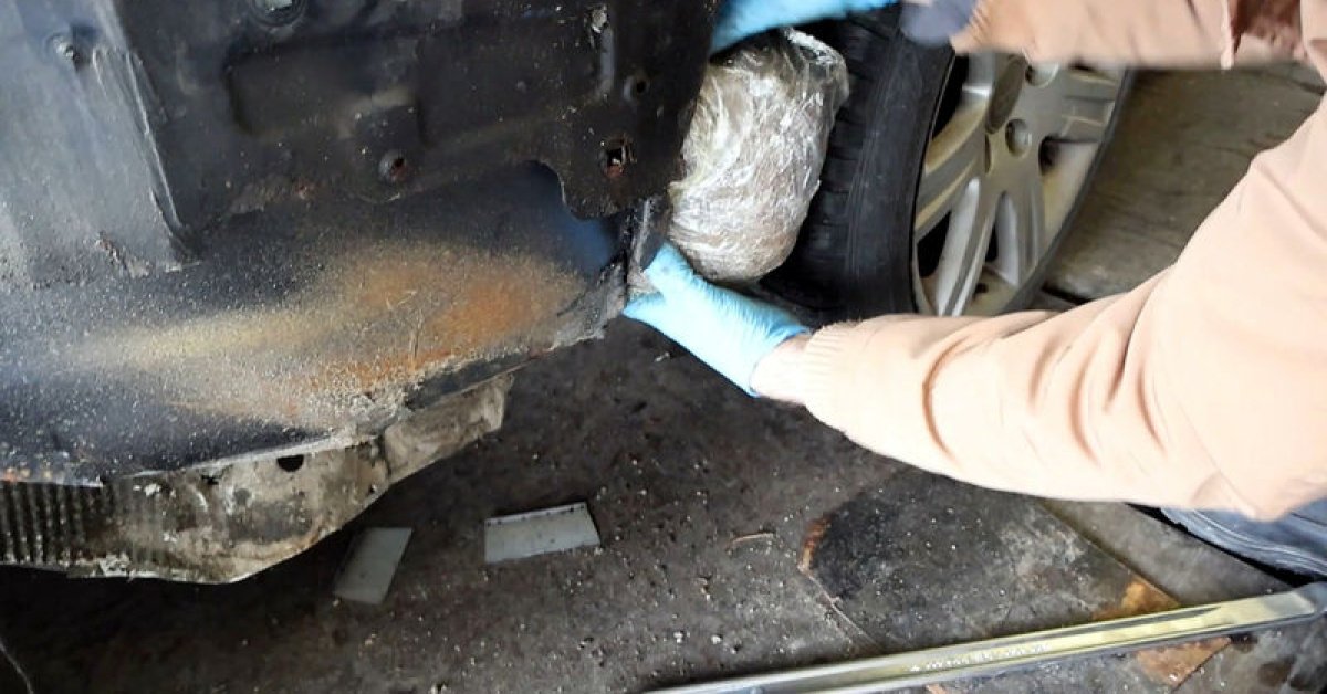 Kapıkule’de 2 otomobilde 20 kilo 812 gram uyuşturucu ele geçirildi
