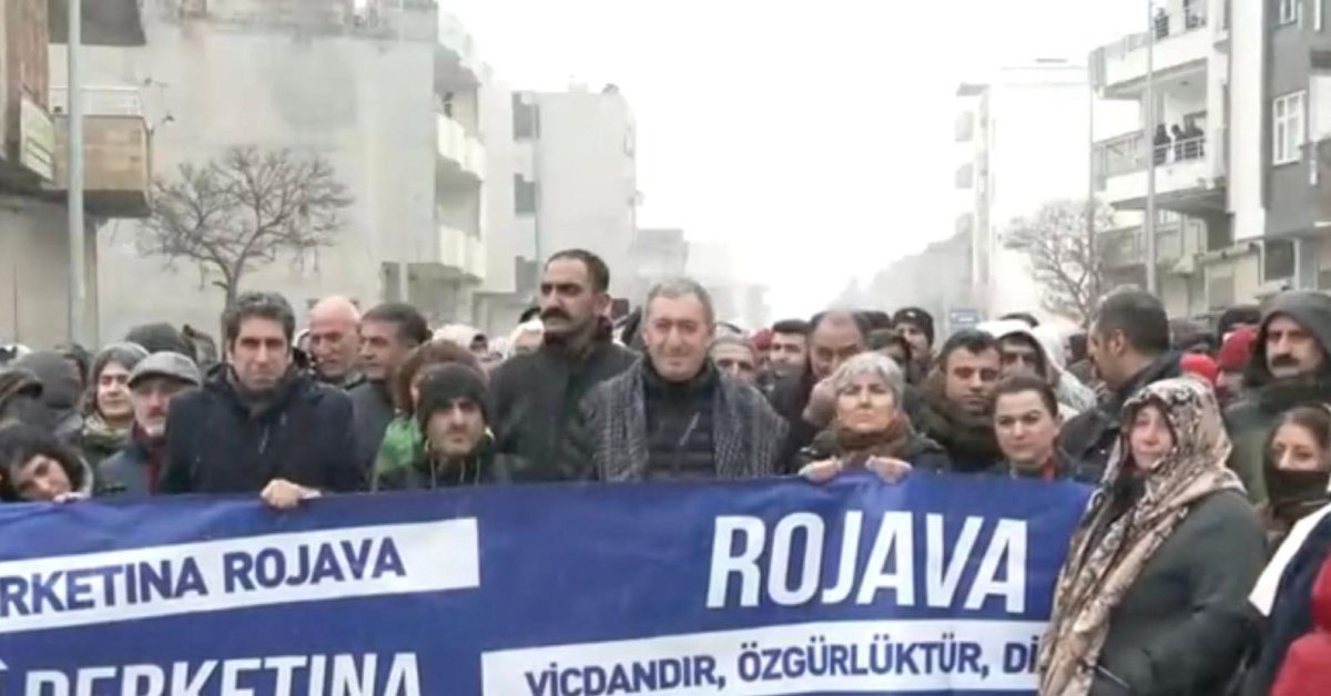 DEM Partili Bakırhan, Suruç’ta yürüyüşe katıldı