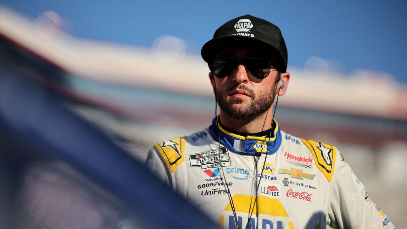 Elliott finding his way back where he belongs: front of the NASCAR field