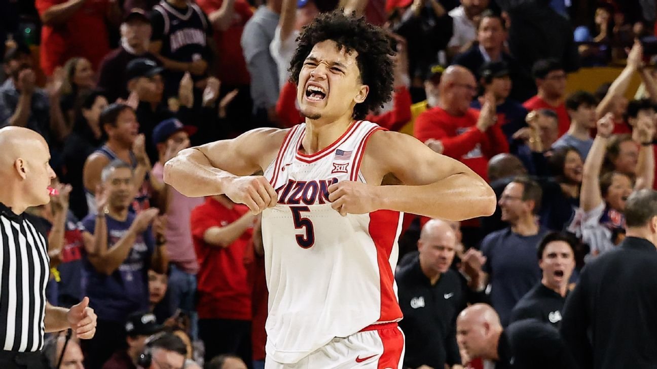 Arizona sets school record, wins 22nd straight to start season