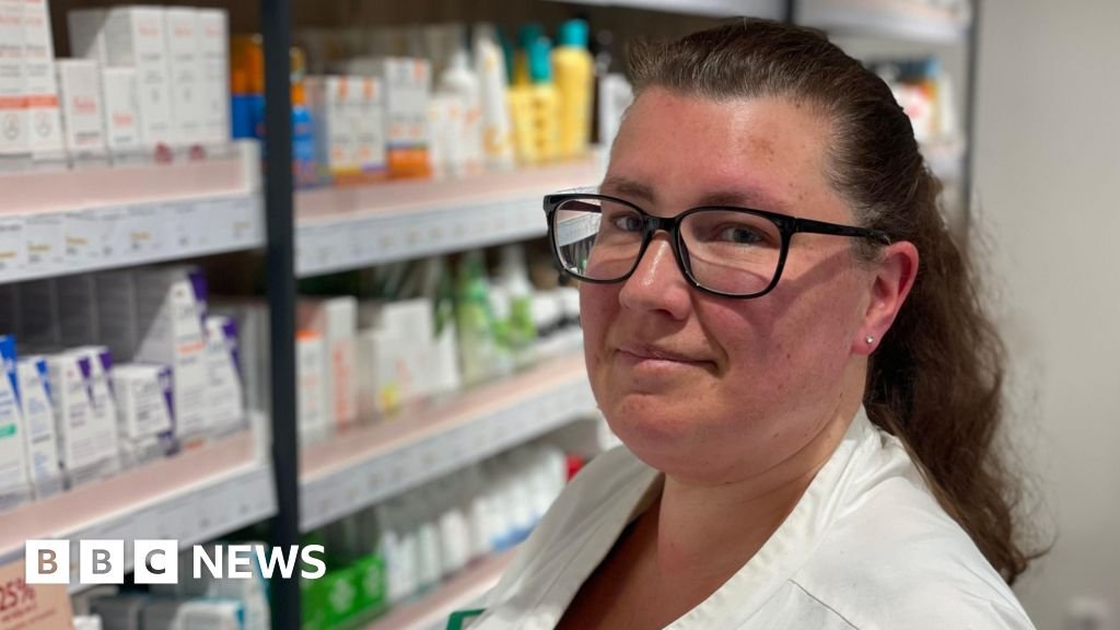 Swedish workers trial ‘friendship hour’ to combat loneliness