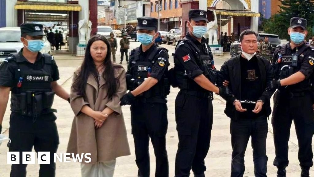 Why did China execute 11 members of the Myanmar Ming mafia family?