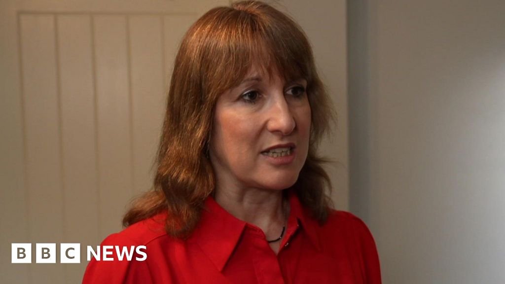 Student loan freeze 'fair and reasonable', says Reeves