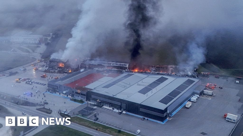 At least three killed in Violanta food factory fire