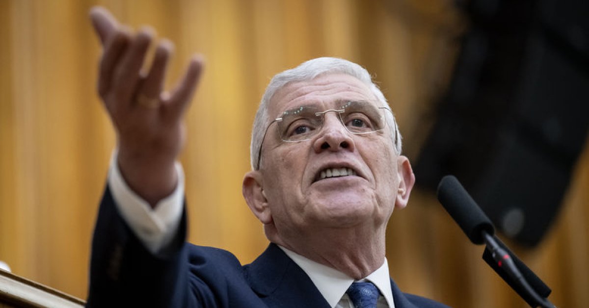 Son dakika: Müsavat Dervişoğlu: Mahkemelerin karar vereceği meselelere siyasetçiler bulaşmasın