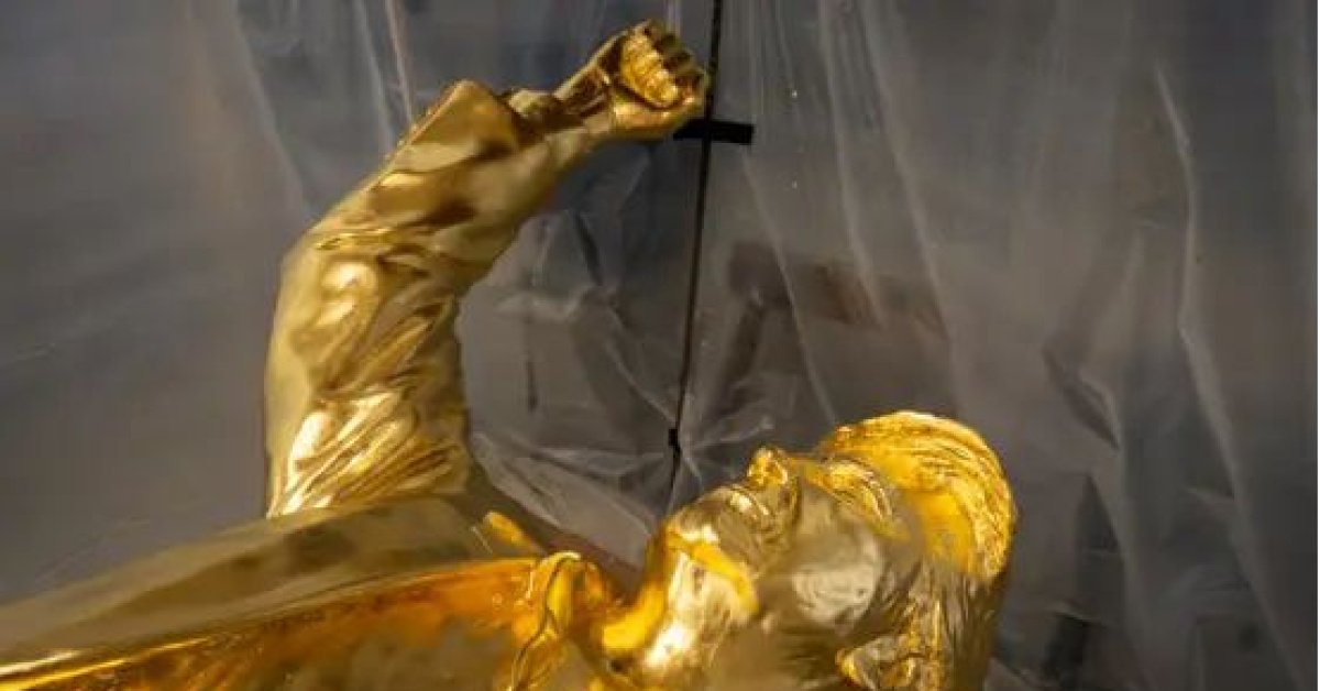 Altın Trump heykeli kriptoya takıldı