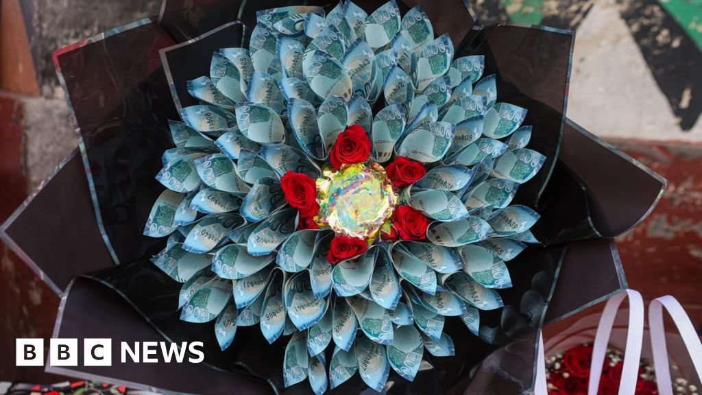 Kenyans drop flowers for Valentine's bouquets of cash. Not everyone is impressed