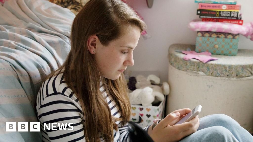 No free pass for internet platforms on child safety, Starmer says