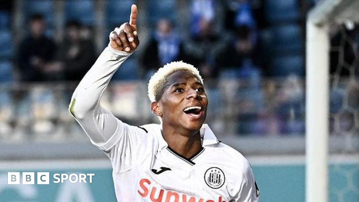 Nilson Angulo: Sunderland sign Ecuador winger from Anderlecht