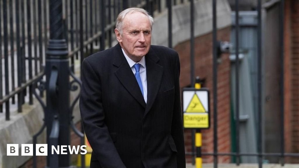 Former Daily Mail editor tells hacking trial allegations are 'preposterous'