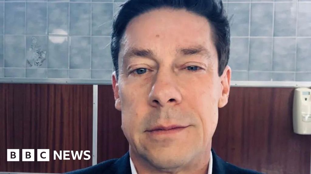 Police to reinvestigate death of man allegedly blackmailed on Grindr