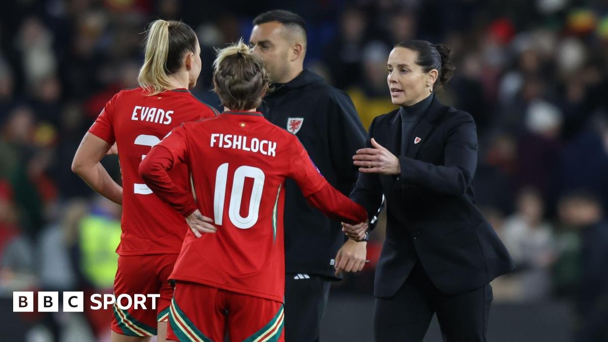 Jess Fishlock: Wales great discusses future role with Rhian Wilkinson